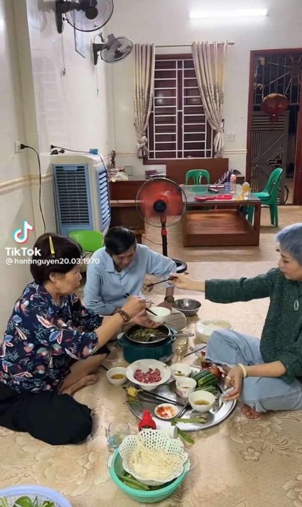 Mẹ chồng quốc dân khoe vòng eo thon gọn tuổi U60, đu trend tóp tóp