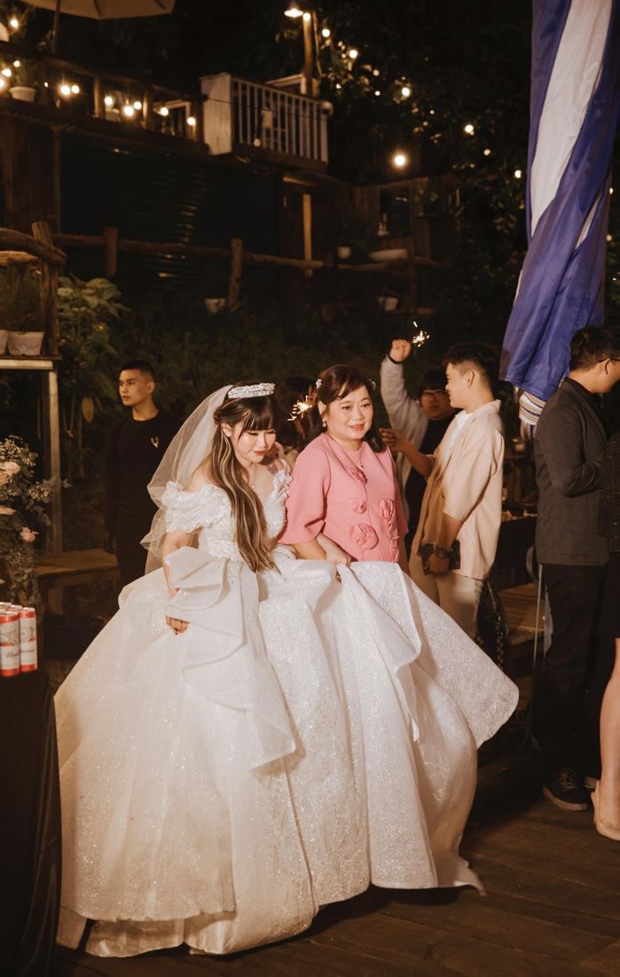 Đọ nhan sắc các hiện tượng mạng diện váy cưới: Trần My như công chúa