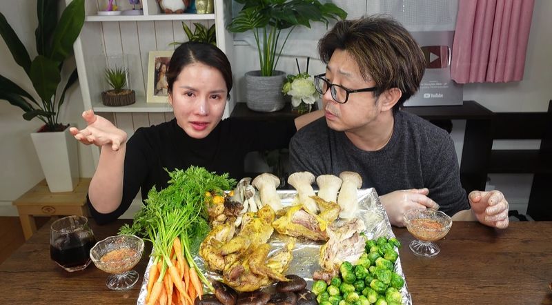Bà Nhân Vlog lên tiếng phân trần khi bị nói nhận vơ fan người khác