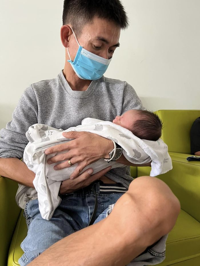 Hiện tượng đếm số Bình Định đón con đầu lòng, hạnh phúc khi làm cha