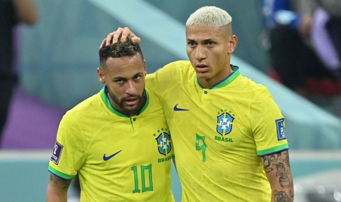 Được đàn em cùng tuyển xăm mặt mình lên lưng, Neymar lập tức đòi xoá