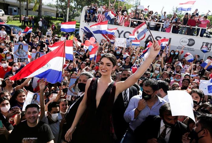 Á hậu 1 Miss Universe 2021 thử váy cưới, chuẩn bị lên xe hoa