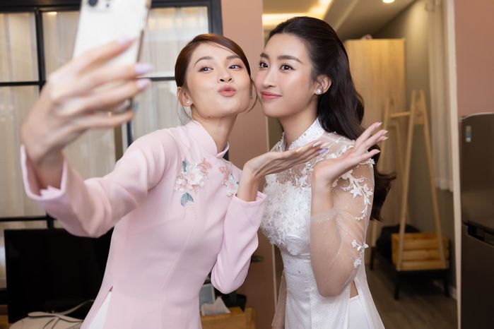 Á hậu Thùy Dung đi thử váy cưới: Nhan sắc trong veo