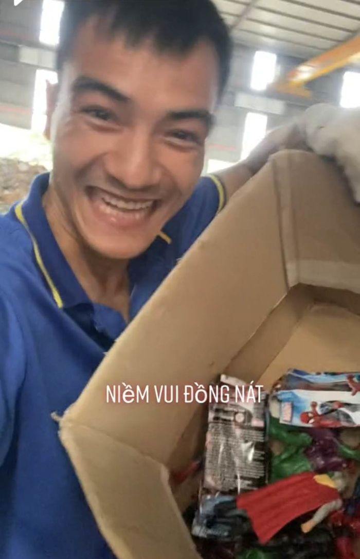 Anh chàng thu mua đồng nát triệu view: Yêu đời, yêu nghề