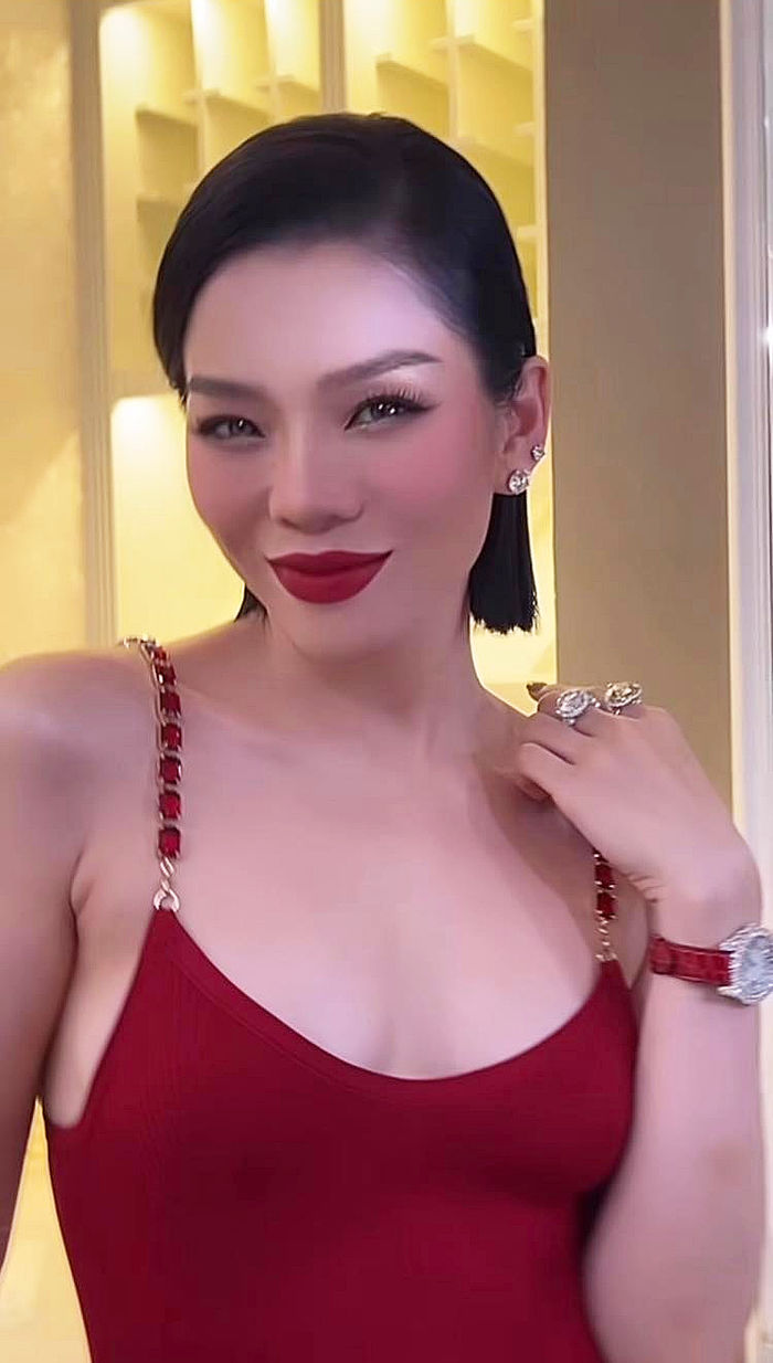Ảnh hot sao Việt 2/12: Kim Duyên rủ đương kim Miss Supranational đi ăn