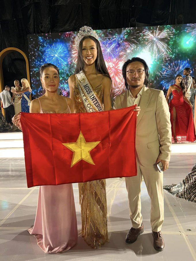 Bà trùm Hoa hậu cưng đàn em: Sang Nhật ủng hộ Phương Anh
