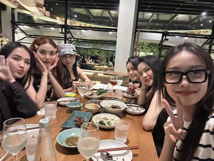 Ảnh hot sao Việt 14/12: Con trai Thúy Vân khoe bàn tay thương hiệu