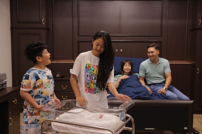 Cận dung mạo con trai Mạnh Trường: Đích thị bản sao của ba