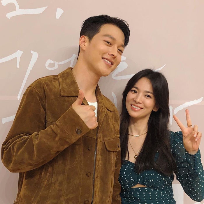 Cặp Song - Song hậu ly hôn: Nhà trai có tình mới, nhà gái lẻ bóng