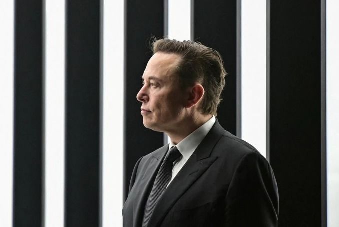 Chân dung tỷ phú suýt soán ngôi người giàu nhất thế giới Elon Musk