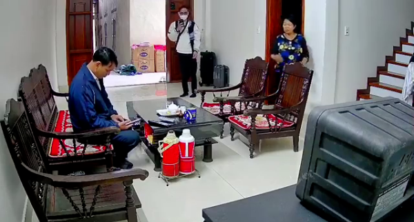 Chàng du học sinh khiến bố khóc nức nở khi bất ngờ trở về nhà