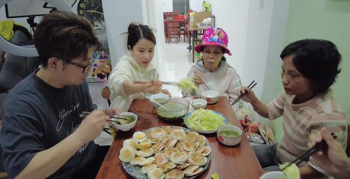 Chồng Bà Nhân cả gan chê nhà mẹ vợ quá dơ, xắn tay áo dọn từ a-z