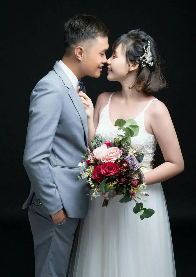 Chuyện tình của cô gái 2k1: Yêu qua mạng 2 tháng, gặp 1 lần rồi cưới