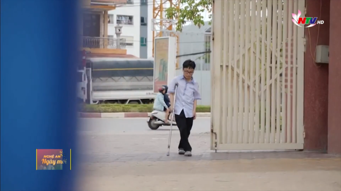 Cô bé không tay không chân năm nào giờ có nhà mới, 7 năm liền đạt HSG