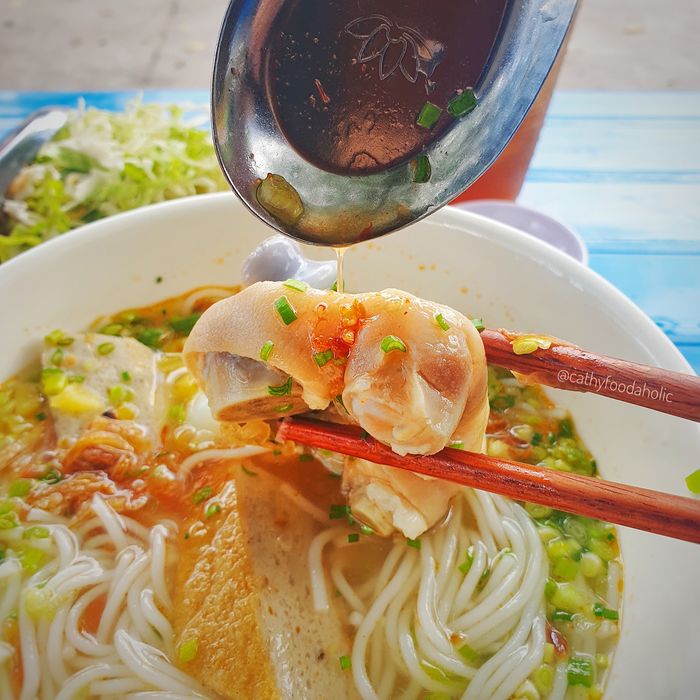 Có gì trong tô bún cá Nha Trang ngày bán gần 300kg bún?