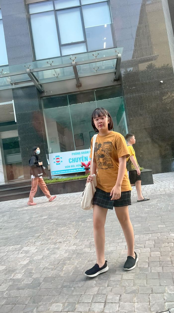 Con gái MC Diệp Chi: Cao hơn mẹ nửa cái đầu, phong cách đáng yêu