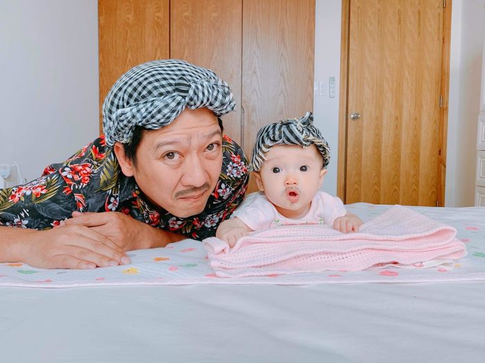 Con gái Trường Giang nay đã chịu lộ mặt, loạt biểu cảm hài hước