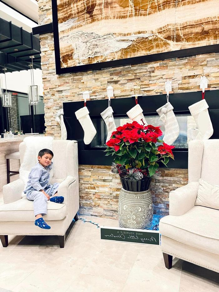 Con trai Đan Trường đón Giáng sinh xa hoa trong biệt thự triệu đô