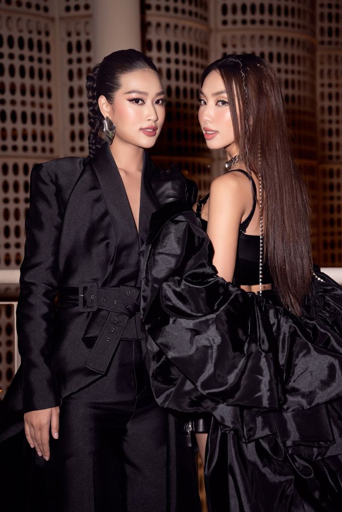 Cười ra nước mắt, vương miện của Đoàn Thiên Ân bị gãy lần 2