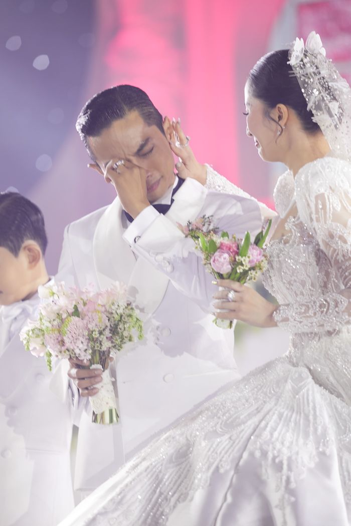Đám cưới Khánh Thi - Phan Hiển: Menu đãi khách mời sơn hào hải vị