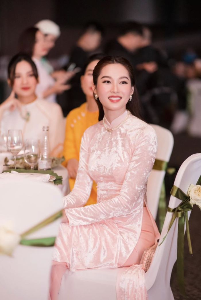 Hậu đám cưới Ngọc Hân, nhan sắc Đặng Thu Thảo tiếp tục gây sốt