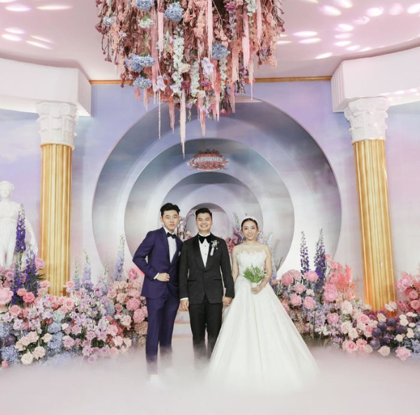 Đức Phúc không ngại đội mưa hát tại đám cưới lớn nhất Việt Nam