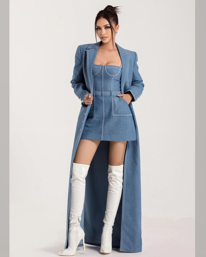 First look của Ngọc Châu tại Miss Universe 2022: Tự make up sang xịn