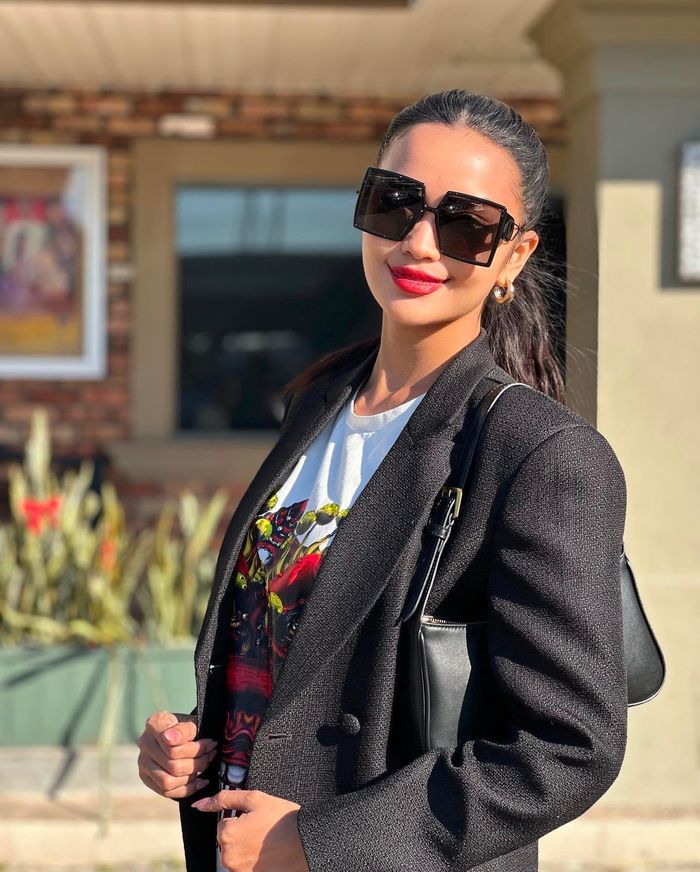 First look của Ngọc Châu tại Miss Universe 2022: Tự make up sang xịn