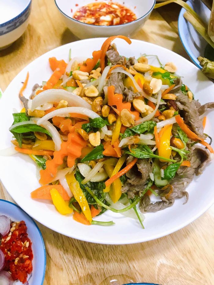 Gợi ý 4 món gỏi nhâm nhi đêm countdown: Gỏi đu đủ, bắp bò bao ngon