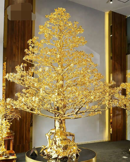 Hai cây mai đúc đồng, dát vàng lớn nhất Việt Nam: Trị giá 11 tỷ đồng