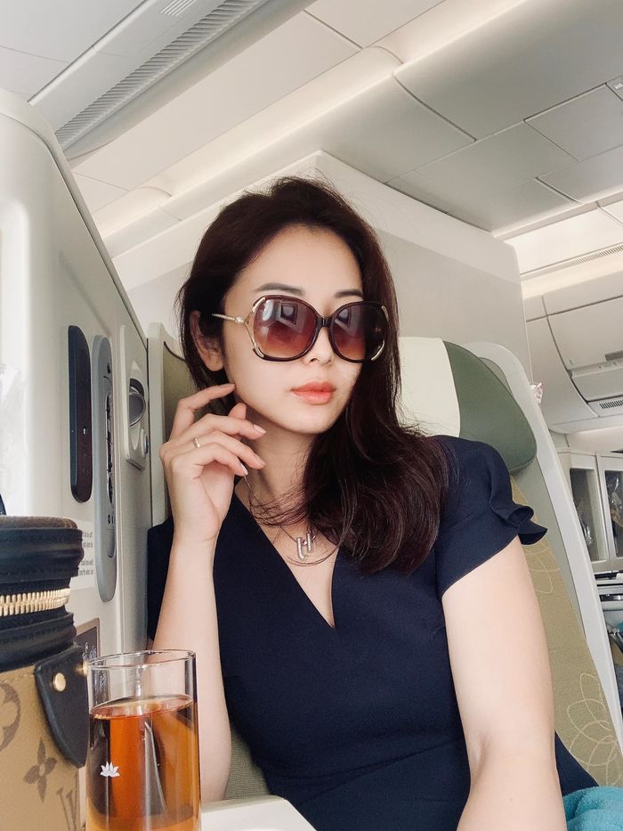 Hoa hậu Jennifer Phạm 4 con vẫn đẹp, đồ hiệu không thua chị kém em
