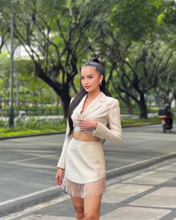 Ngọc Châu sang Mỹ training trước khi nhập cuộc Miss Universe 2022
