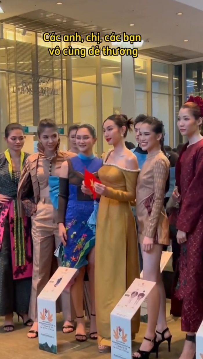 Thùy Tiên gặp lại mami Teresa khi tham dự show thời trang ở Thái
