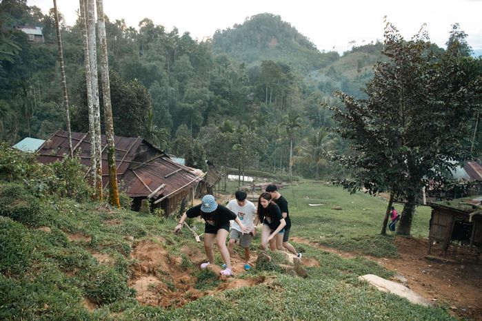 Hoa hậu Thùy Tiên quyết tâm đi thiện nguyện khắp Việt Nam