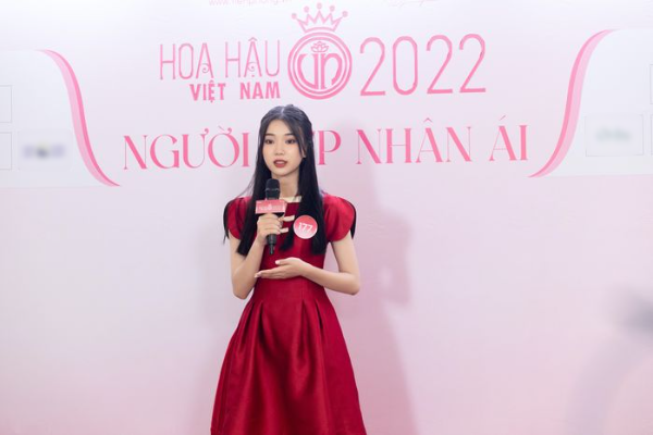 Hoa hậu Việt Nam tiếp tục thi mặt mộc, lý lịch được điều tra gắt