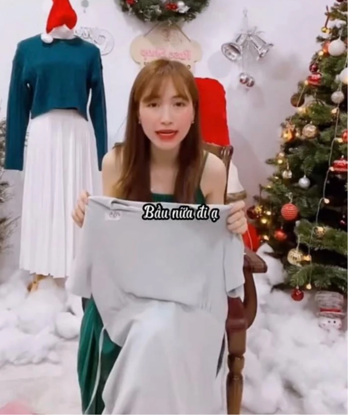 Đang livestream bán hàng, Hòa Minzy bị khuyên mang bầu lần 2