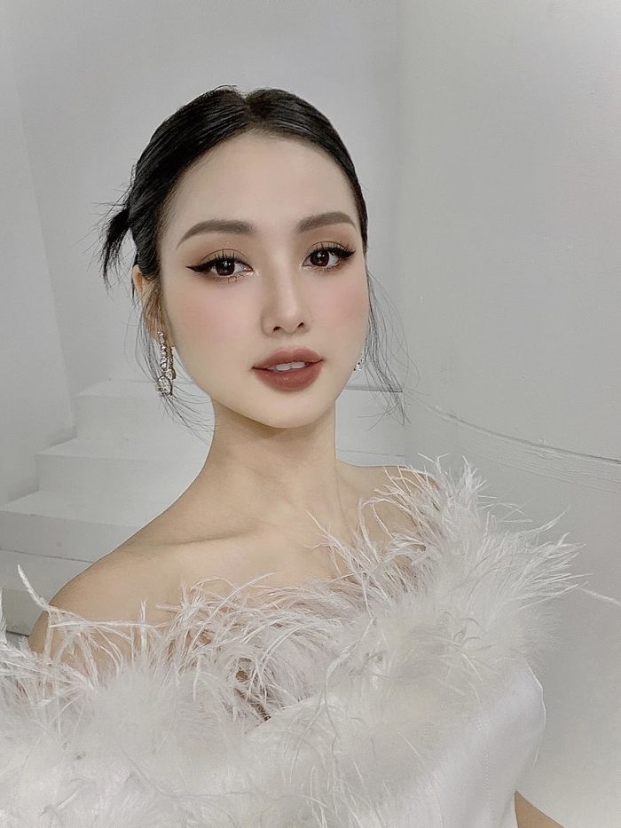 Hot girl Tâm Tít đẹp bền vững: Gái 2 con vẫn nuột nà chuẩn nàng thơ