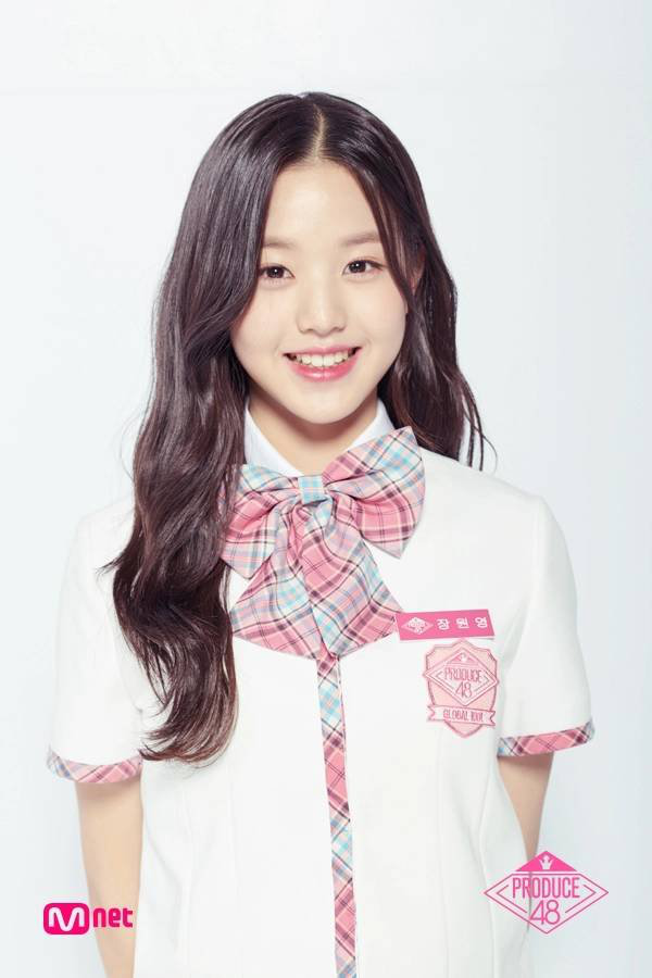 Idol Kpop có tố chất ngôi sao: V, Jennie thở thôi cũng nổi