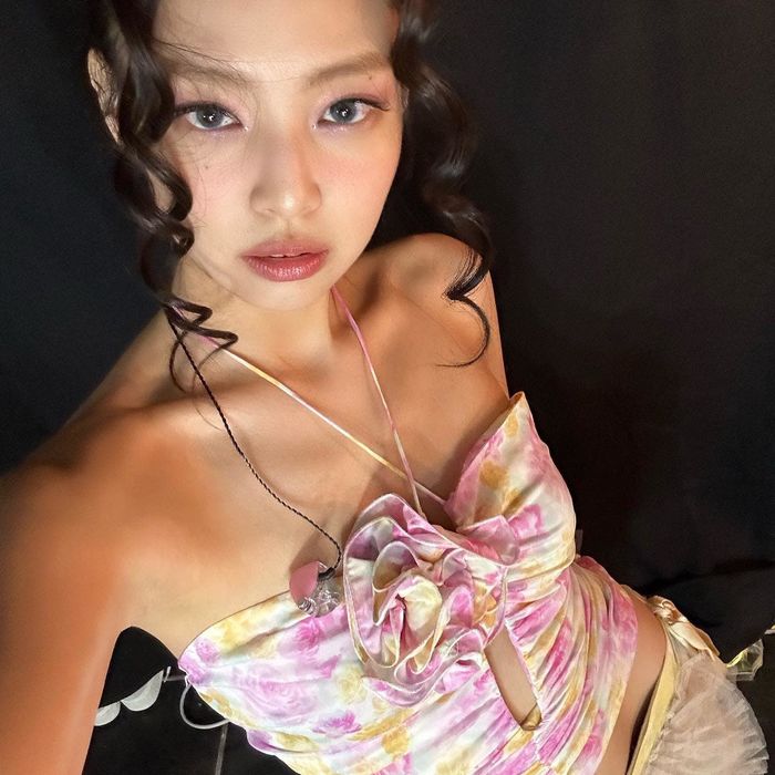 Jennie (BLACKPINK) chuẩn nữ hoàng chụp ảnh quảng cáo: Visual hút mắt