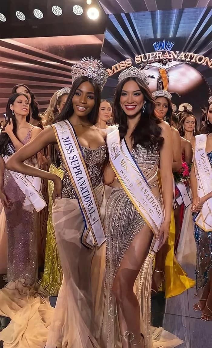 Kim Duyên đọ trình catwalk cùng đương kim Miss Supranational