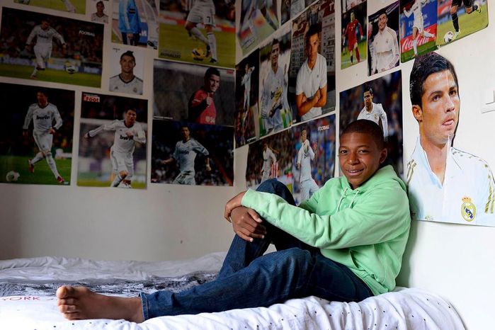 Kylian Mbappe: Từ cậu bé nghèo đến cầu thủ đắt giá nhất World Cup 2022