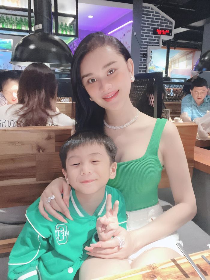 Lâm Khánh Chi bất ngờ kỉ niệm 5 năm ngày cưới dù đã ly hôn