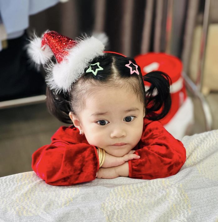 Lê Dương Bảo Lâm khoe nhan sắc 2 ái nữ: Bé giống mẹ, bé y ba như lột