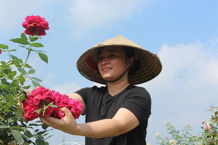 Mẹ bỉm 8x chi trăm tỷ xây khu vườn hoa hồng rộng 6000m2