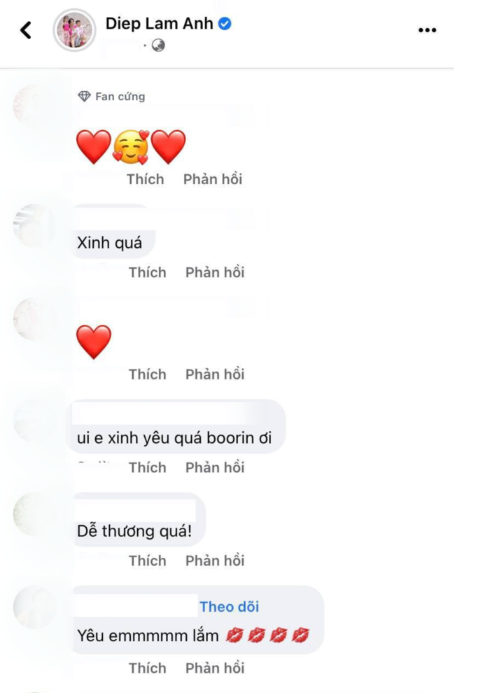 Mẹ con Diệp Lâm Anh khoe sắc bên cây thông Giáng sinh