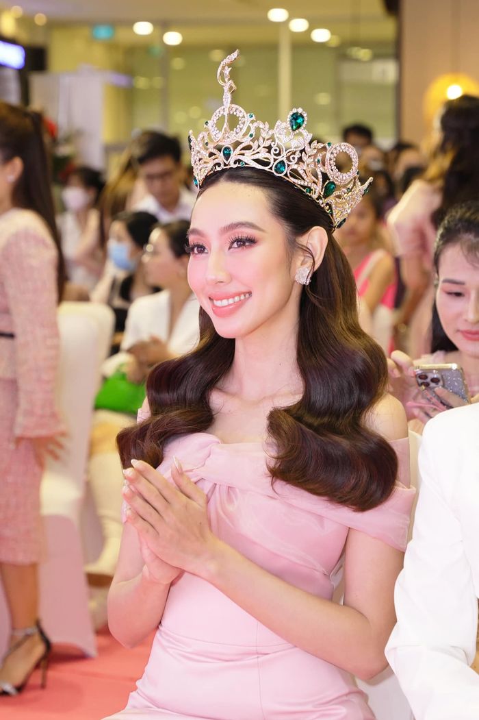 Mẹ ruột Thùy Tiên tổn thương khi bị đổ oan bỏ rơi con gái