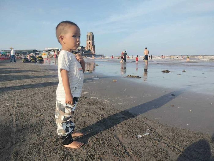 Mẹ trẻ Đắk Nông dắt con gái 5 tuổi chu du khắp miền Bắc