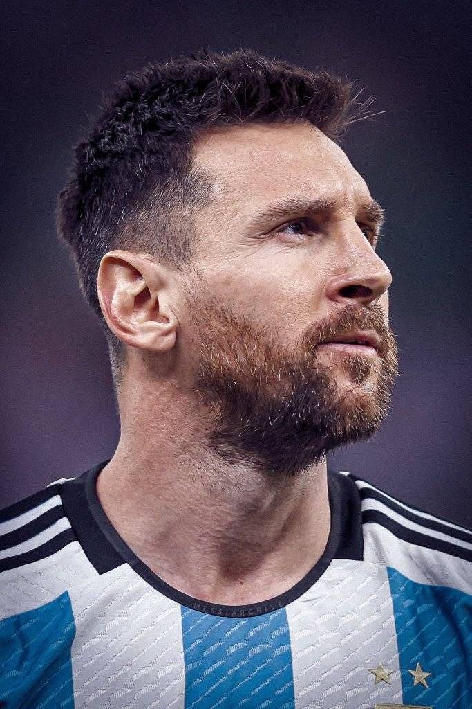 Cười tít mắt với bức ảnh Messi bị vợ mắng vì quá đẹp trai, chứng minh sức hút nam tính của anh ta đối với không chỉ người hâm mộ bóng đá.