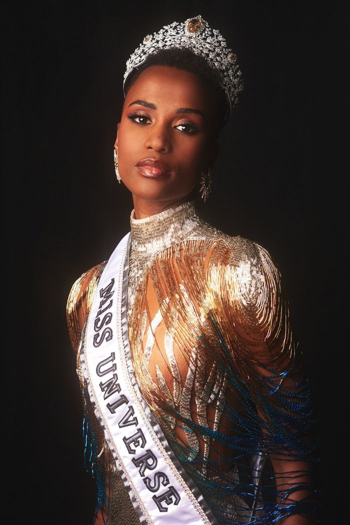 Miss Universe chính thức công bố vương miện mới trị giá 140 tỷ đồng