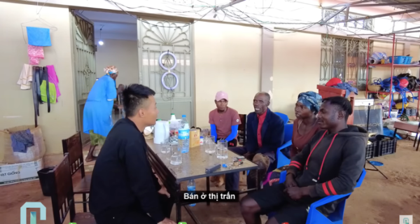 Trang trại 4,3 tỷ đồng vừa mất đồ, Quang Linh lại bị sập nhà kho